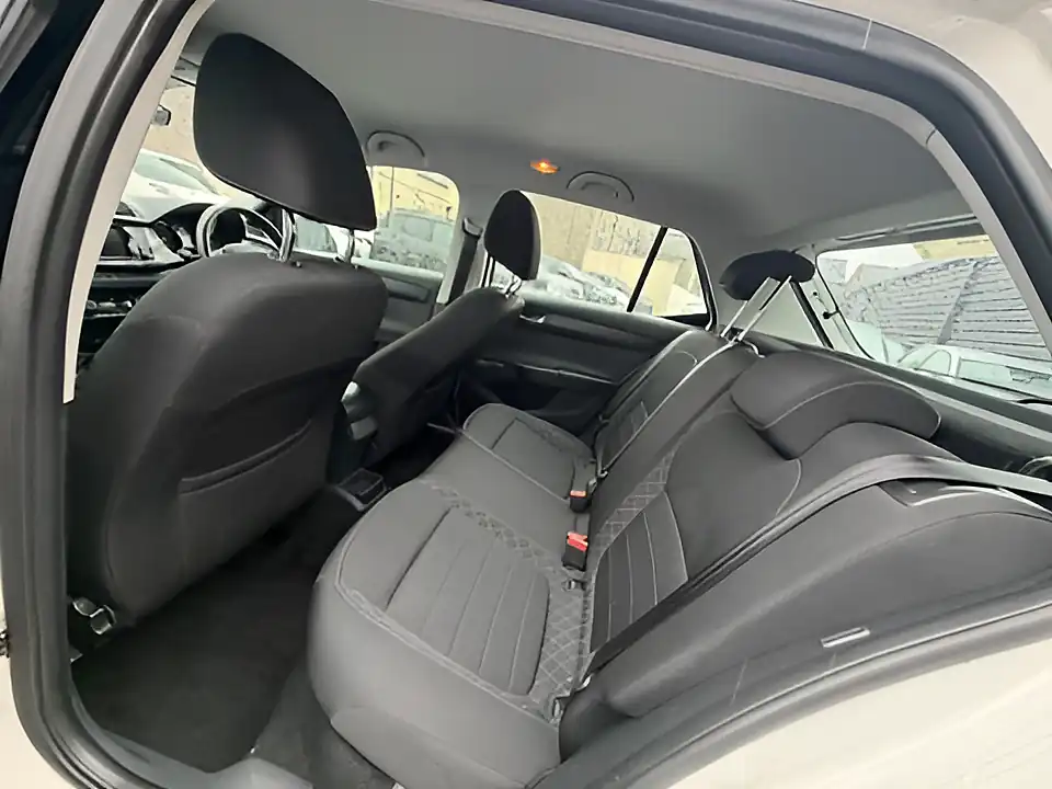 Used 2005 Skoda Fabia Se L White - Interior and Exterior details 9