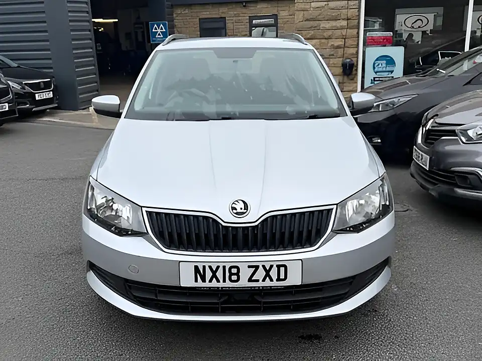 Used 2005 Skoda Fabia Se Silver - Interior and Exterior details 2