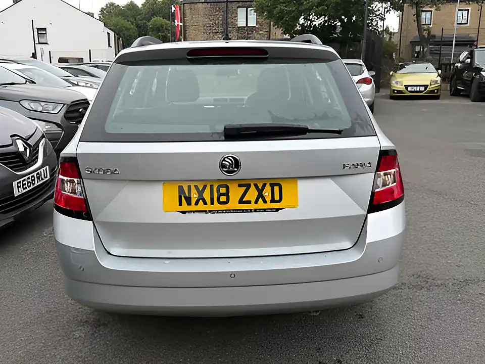 Used 2005 Skoda Fabia Se Silver - Interior and Exterior details 5