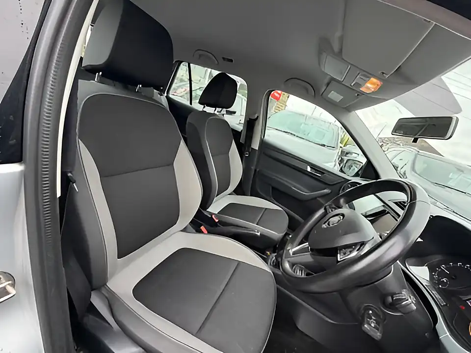 Used 2005 Skoda Fabia Se Silver - Interior and Exterior details 9