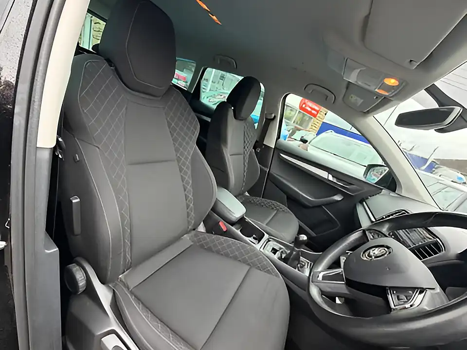 Used 2005 Skoda Karoq Se Black - Interior and Exterior details 10