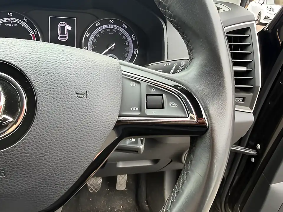 Used 2005 Skoda Karoq Se Black - Interior and Exterior details 13