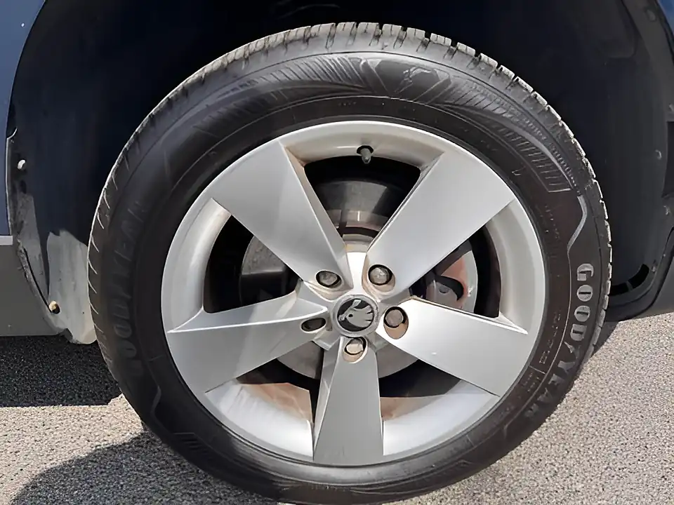 Used 2005 Skoda Karoq Se Blue - Interior and Exterior details 11