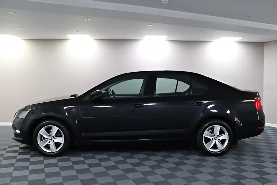 Used 2005 Skoda Octavia Se Black - Interior and Exterior details 11