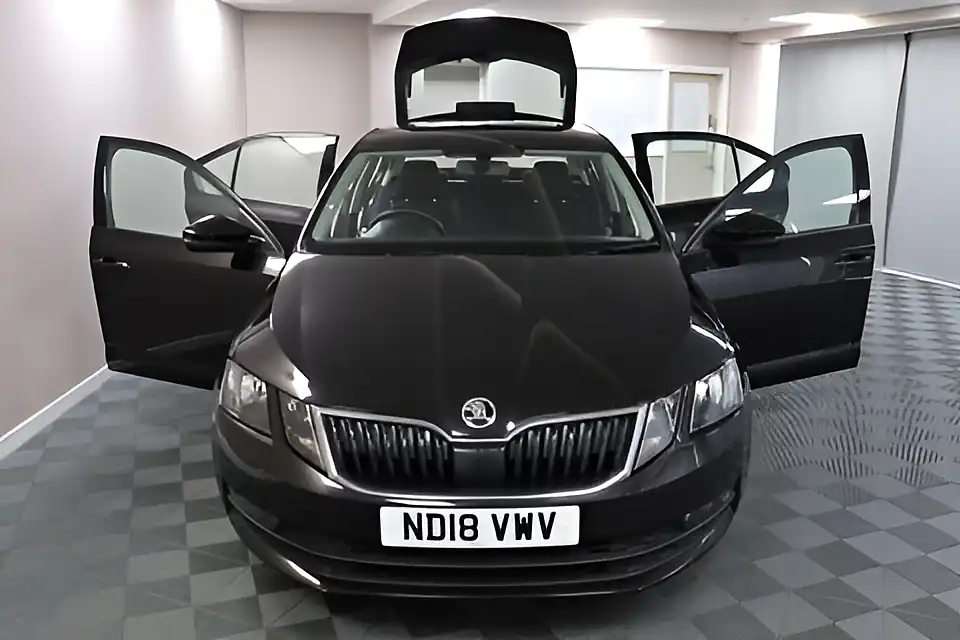 Used 2005 Skoda Octavia Se Black - Interior and Exterior details 6
