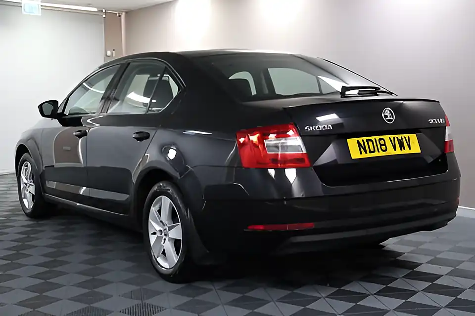 Used 2005 Skoda Octavia Se Black - Interior and Exterior details 8