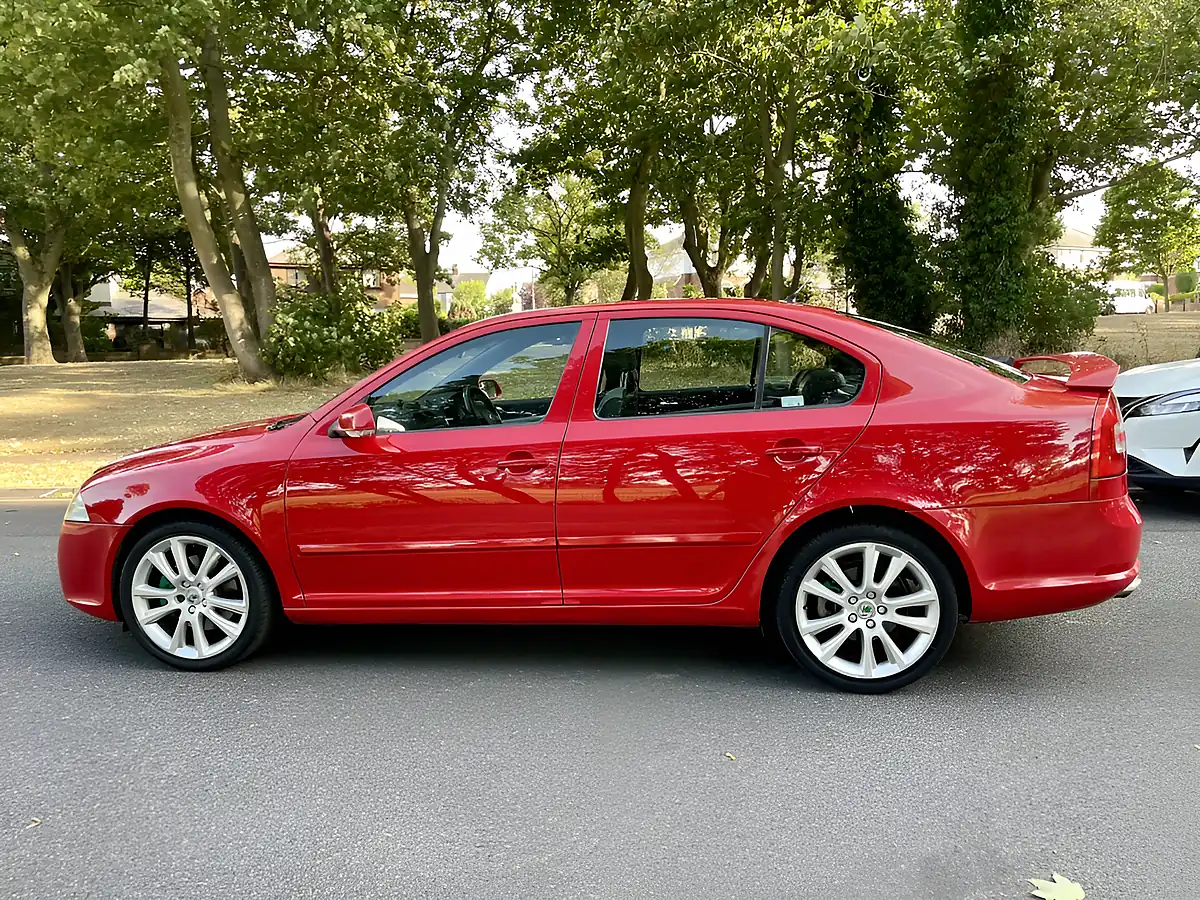 Used 2005 Skoda Octavia VRS 5DR Red - Interior and Exterior details 6