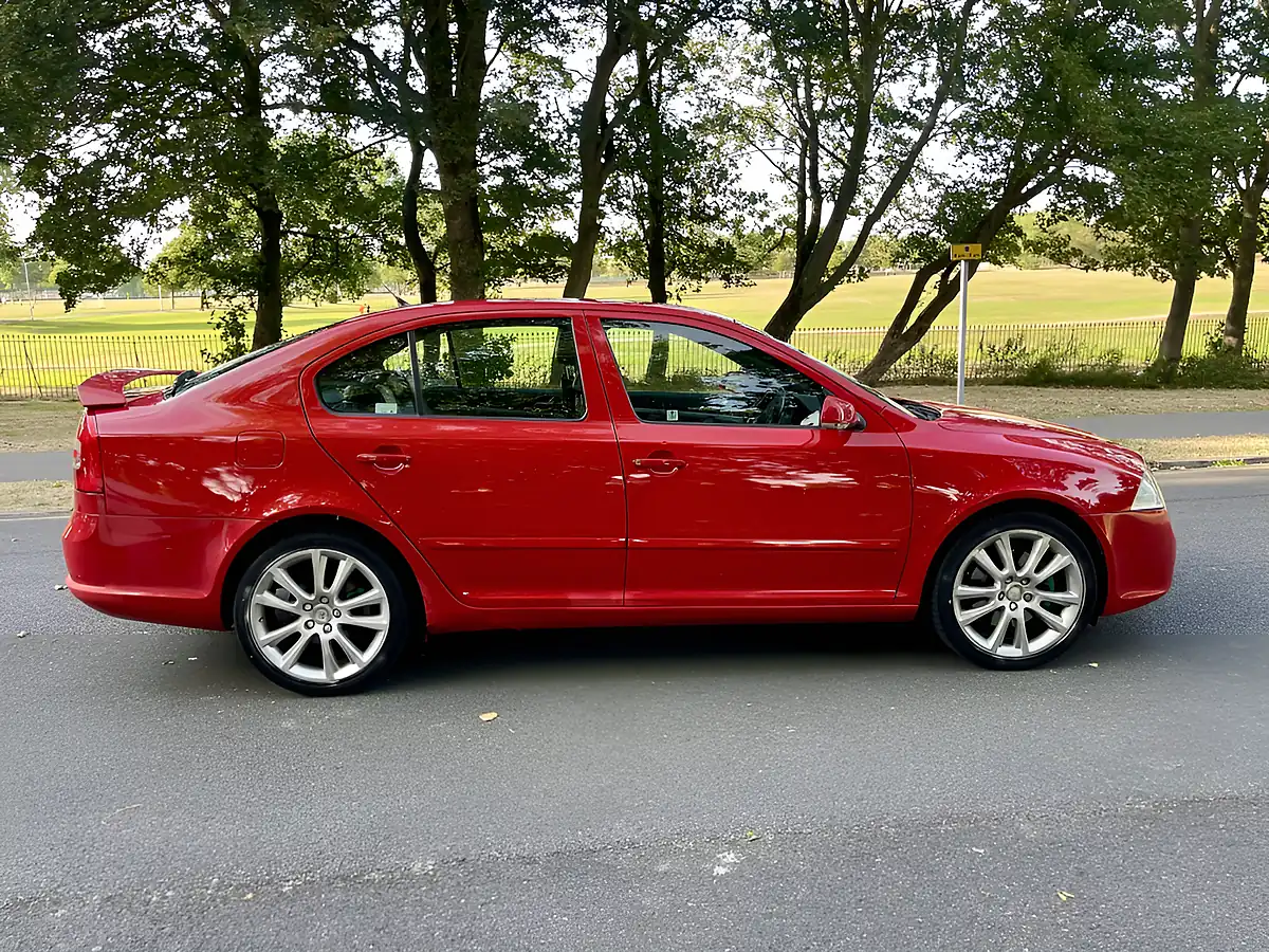 Used 2005 Skoda Octavia VRS 5DR Red - Interior and Exterior details 8