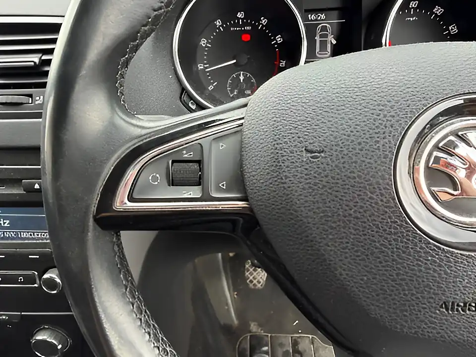 Used 2005 Skoda Yeti S Blue - Interior and Exterior details 12
