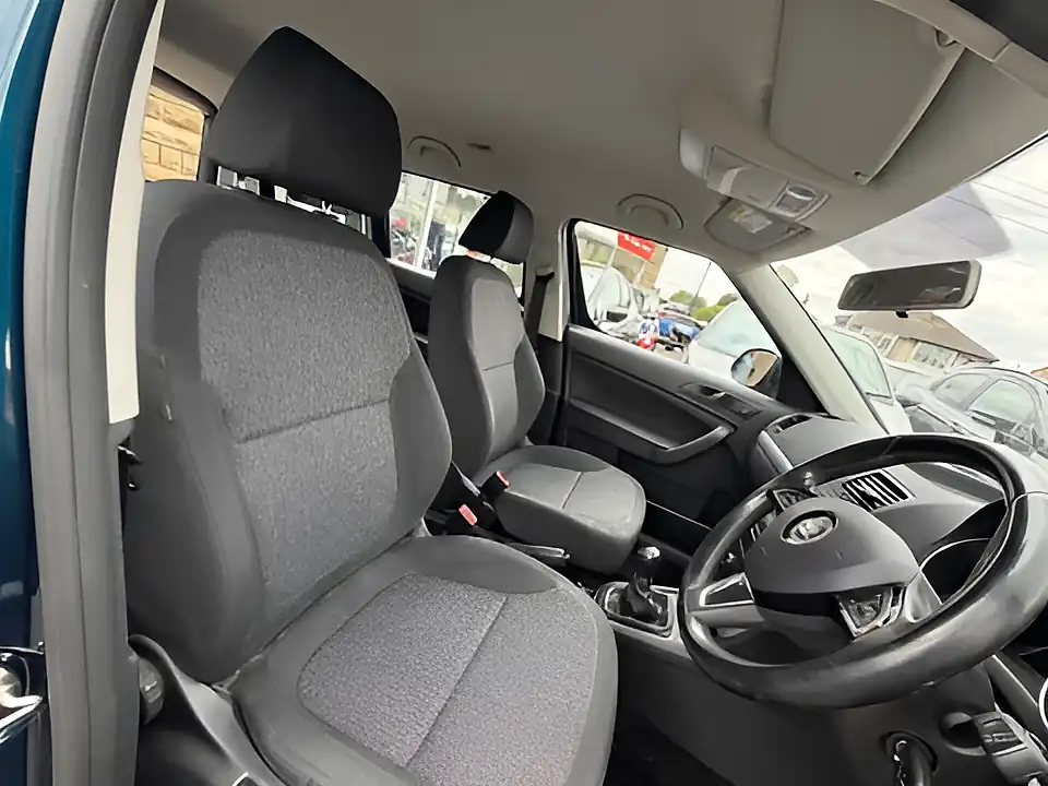 Used 2005 Skoda Yeti S Blue - Interior and Exterior details 9