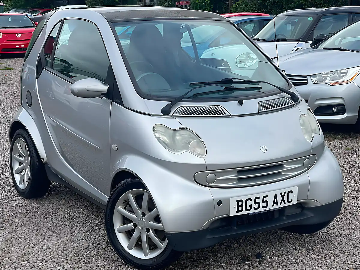 Used 2005 Smart Fortwo City Passion Silver - Front View