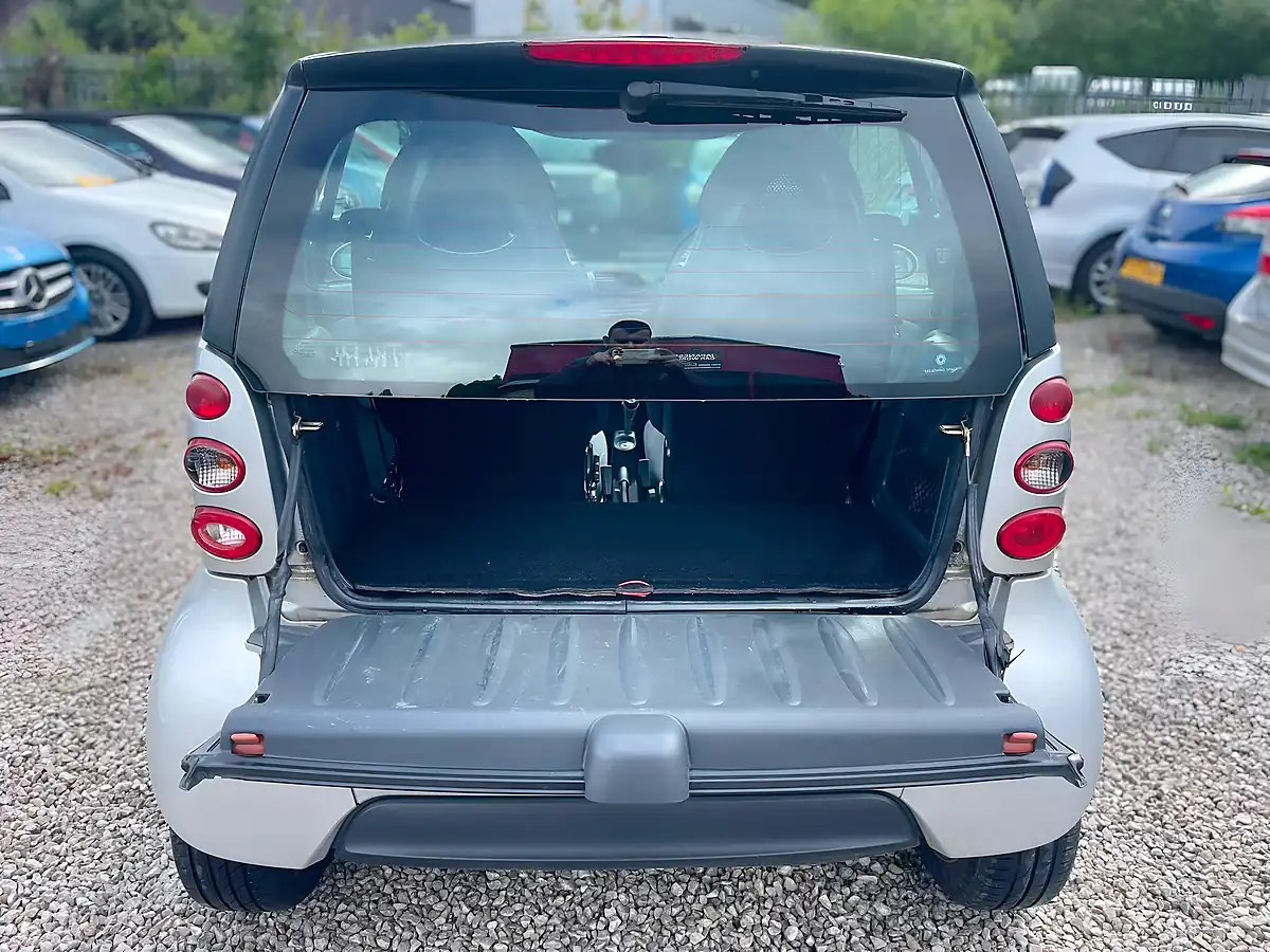 Used 2005 Smart Fortwo City Passion Silver - Interior and Exterior details 14