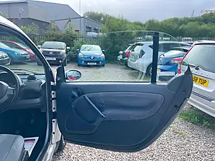 Used 2005 Smart Fortwo City Passion Silver - Interior and Exterior details 18