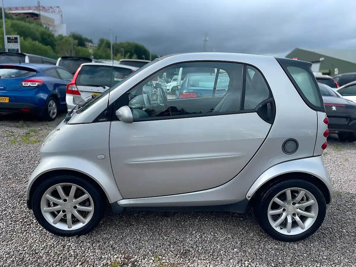 Used 2005 Smart Fortwo City Passion Silver - Interior and Exterior details 8
