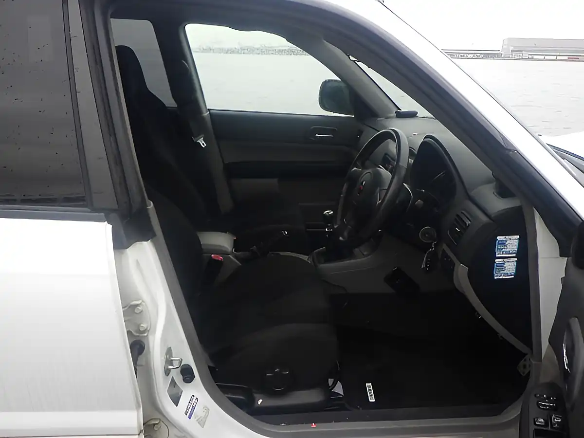 Used 2005 Subaru Forester Sti SG9 White - Interior and Exterior details 8