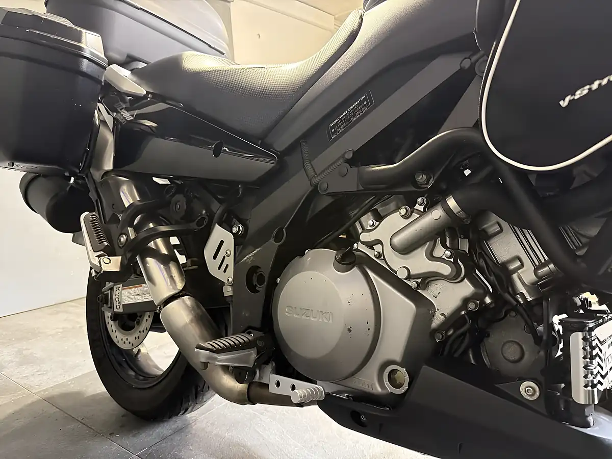 Used 2005 Suzuki Dl 1000 K5 Blue - Interior and Exterior details 12