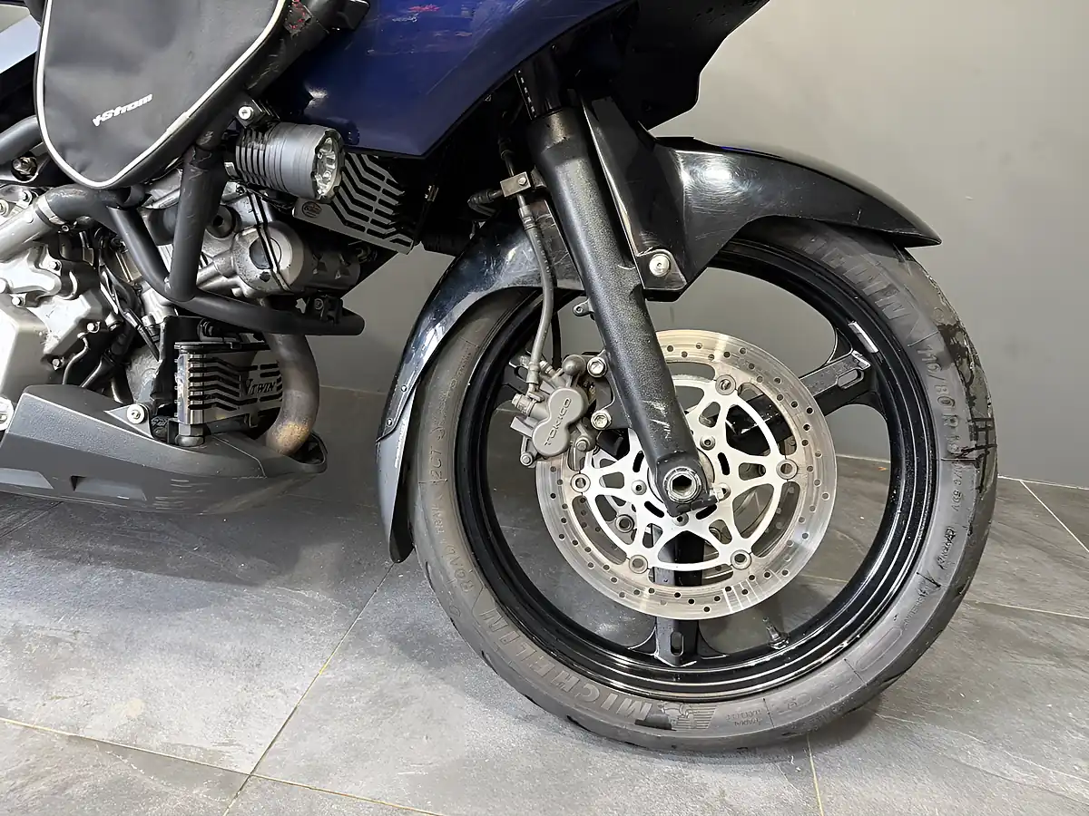 Used 2005 Suzuki Dl 1000 K5 Blue - Interior and Exterior details 4