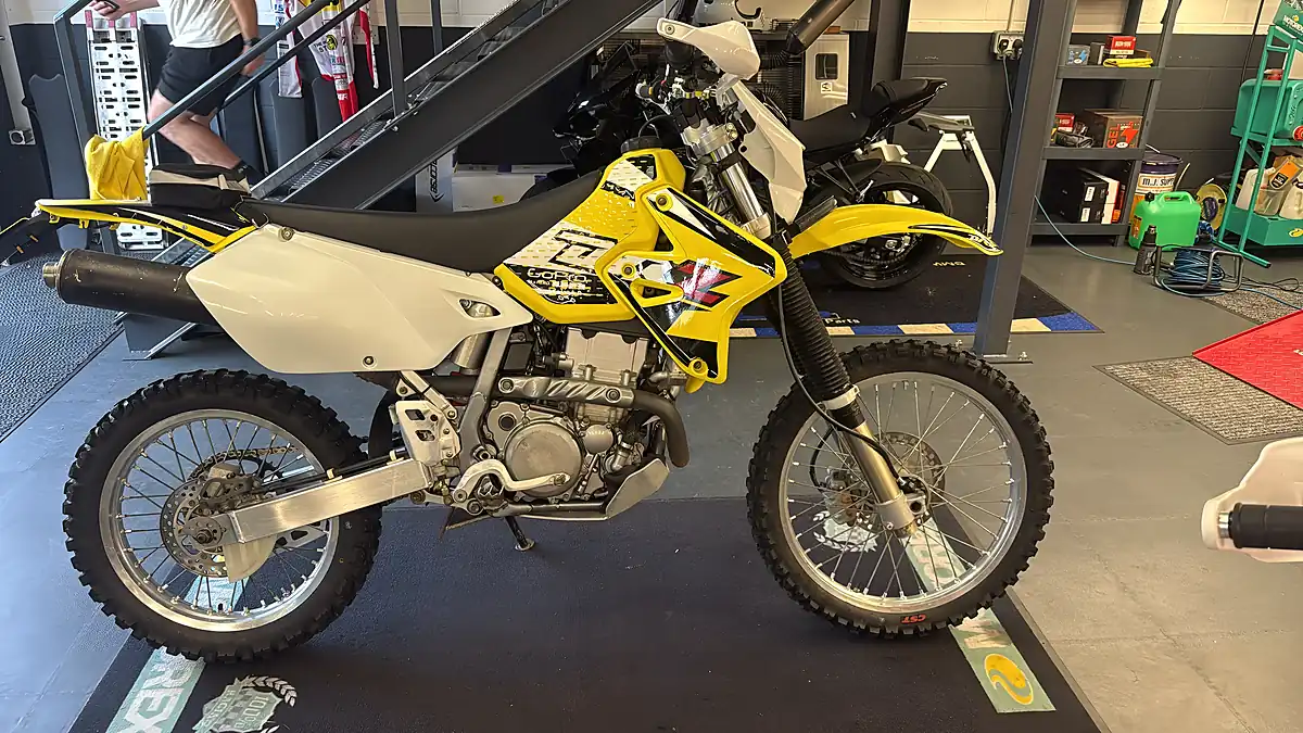 Used 2005 Suzuki DR-Z400E Enduro - Front View