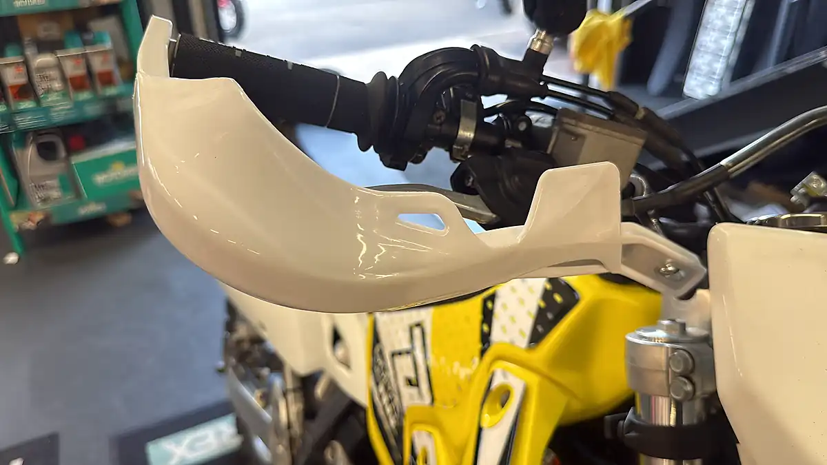 Used 2005 Suzuki DR-Z400E Enduro - Interior and Exterior details 9