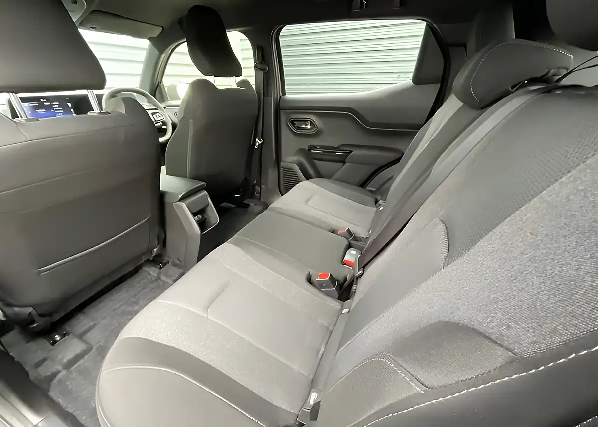 Used 2005 Suzuki Evitara Motion Allgrip Land Breeze Green - Interior and Exterior details 10
