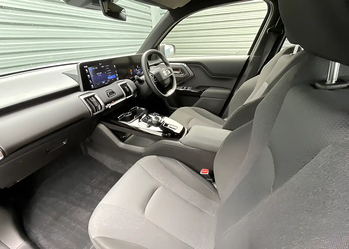 Used 2005 Suzuki Evitara Motion Allgrip Land Breeze Green - Interior and Exterior details 12