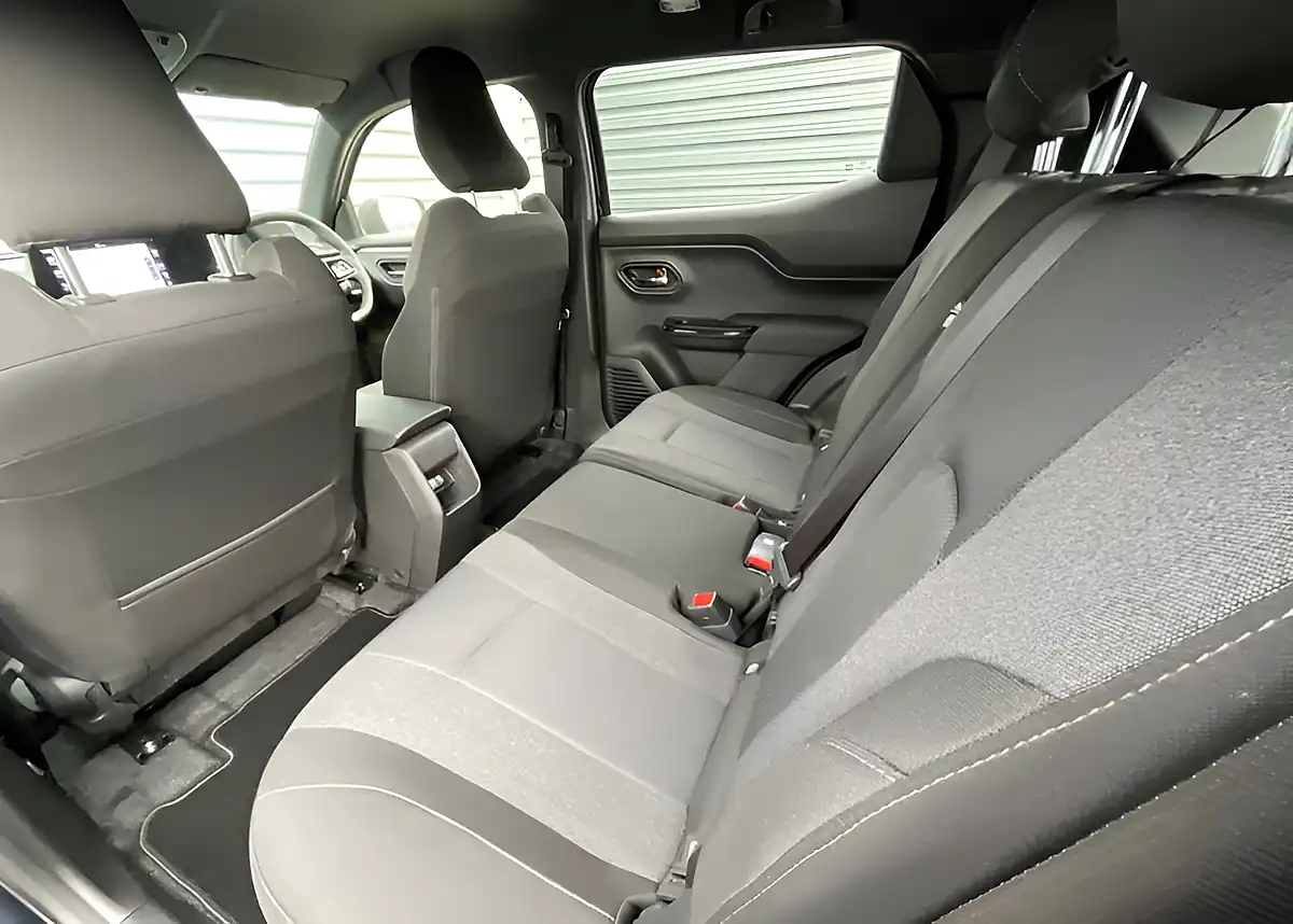 Used 2005 Suzuki Evitara Motion Celestial Blue - Interior and Exterior details 15