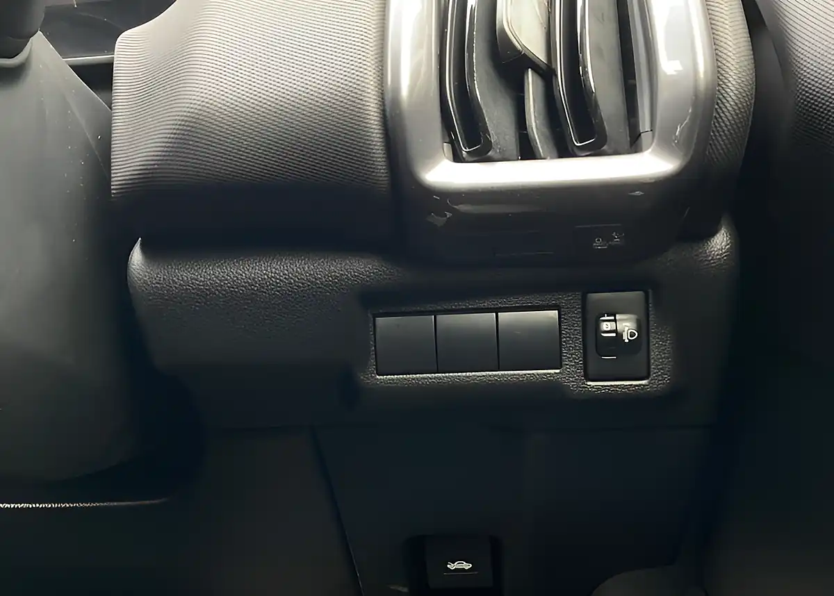 Used 2005 Suzuki Evitara Motion Celestial Blue - Interior and Exterior details 19