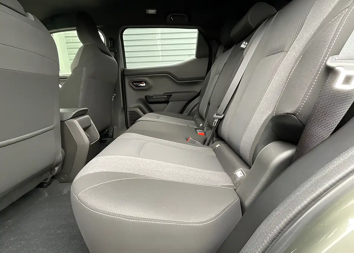 Used 2005 Suzuki Evitara Motion Land Breeze Green - Interior and Exterior details 10