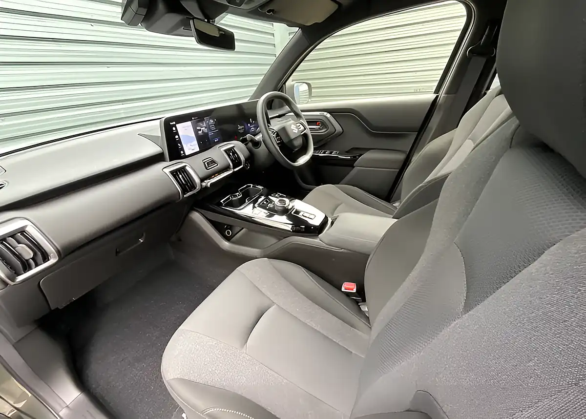 Used 2005 Suzuki Evitara Motion Land Breeze Green - Interior and Exterior details 13