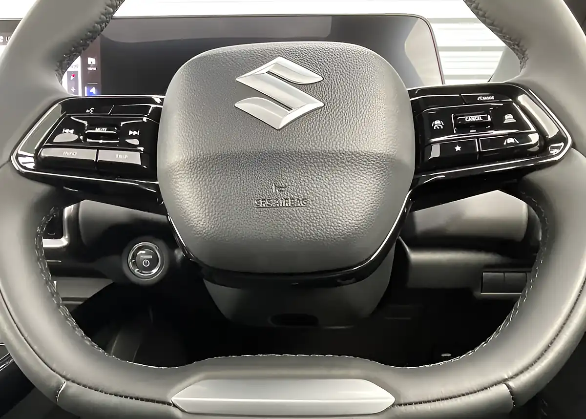 Used 2005 Suzuki Evitara Ultra 2WD Arctic White - Interior and Exterior details 17