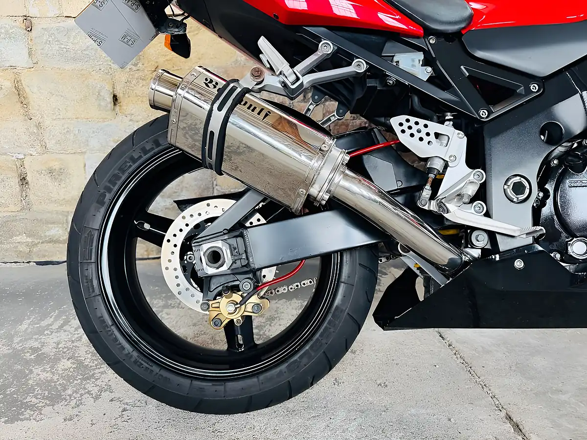 Used 2005 Suzuki Gsx-R600 K5 Red - Interior and Exterior details 10