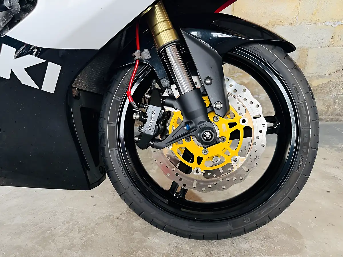 Used 2005 Suzuki Gsx-R600 K5 Red - Interior and Exterior details 5