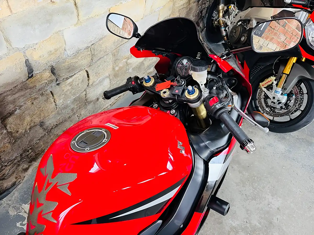 Used 2005 Suzuki Gsx-R600 K5 Red - Interior and Exterior details 8