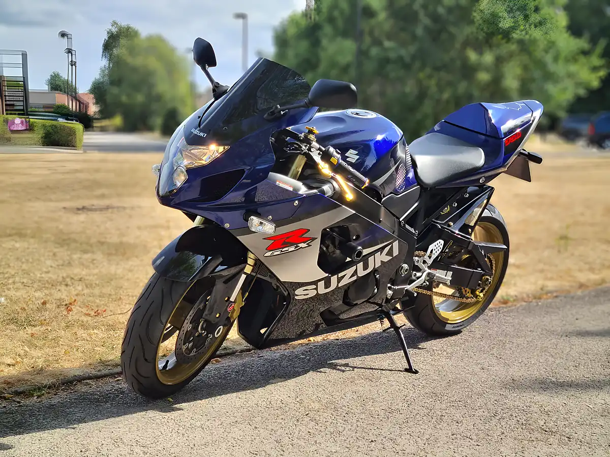 Used 2005 Suzuki GSX-R750 K5 Blue - Interior and Exterior details 9