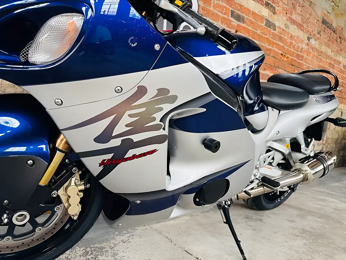 Used 2005 Suzuki GSX1300R Hayabusa K5 Blue - Interior and Exterior details 15