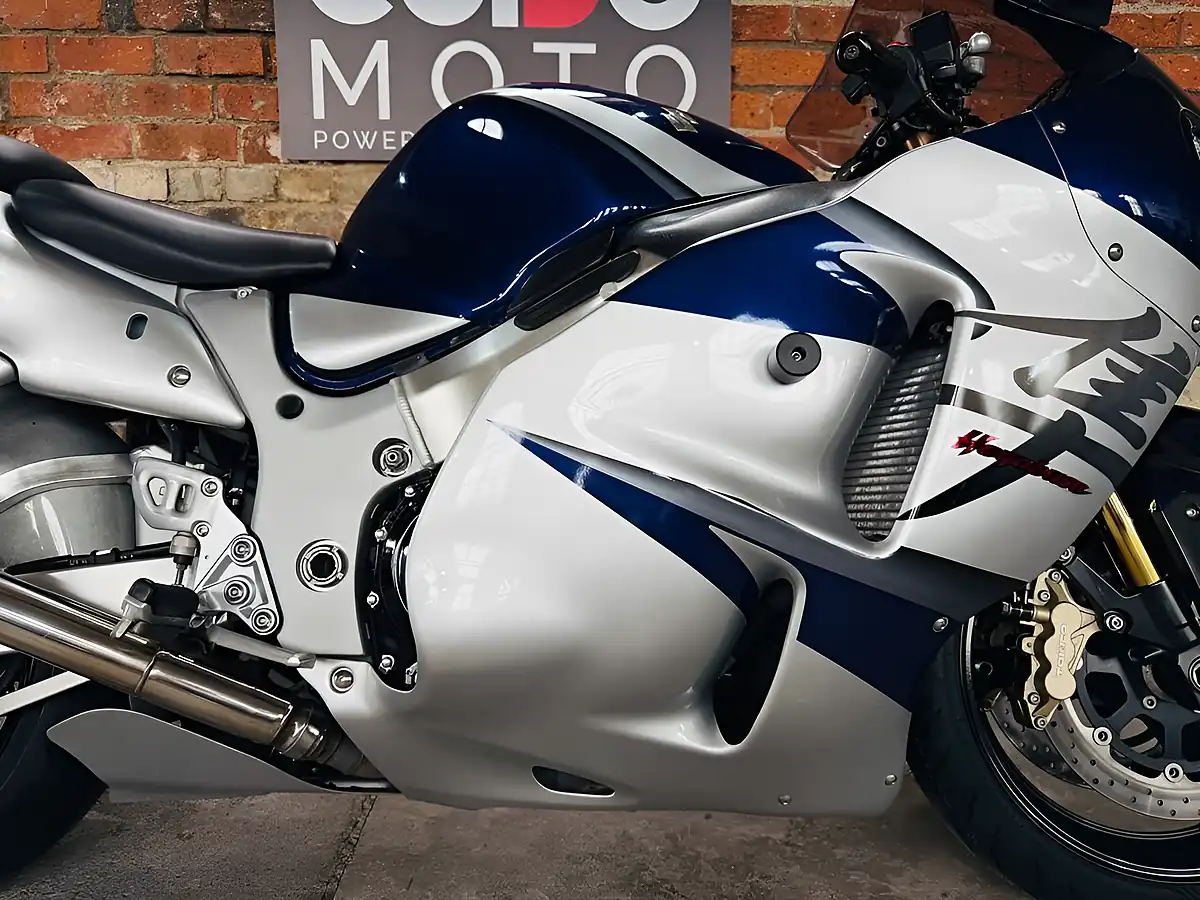 Used 2005 Suzuki GSX1300R Hayabusa K5 Blue - Interior and Exterior details 7