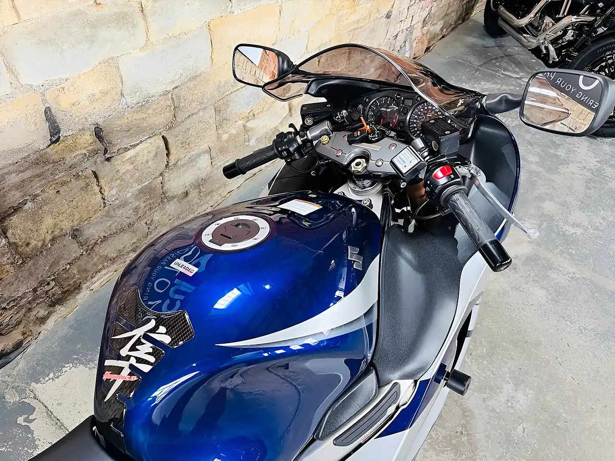 Used 2005 Suzuki GSX1300R Hayabusa K5 Blue - Interior and Exterior details 8