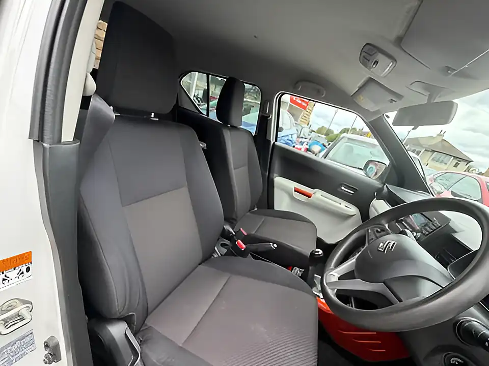 Used 2005 Suzuki Ignis SZ3 Multicolour - Interior and Exterior details 12