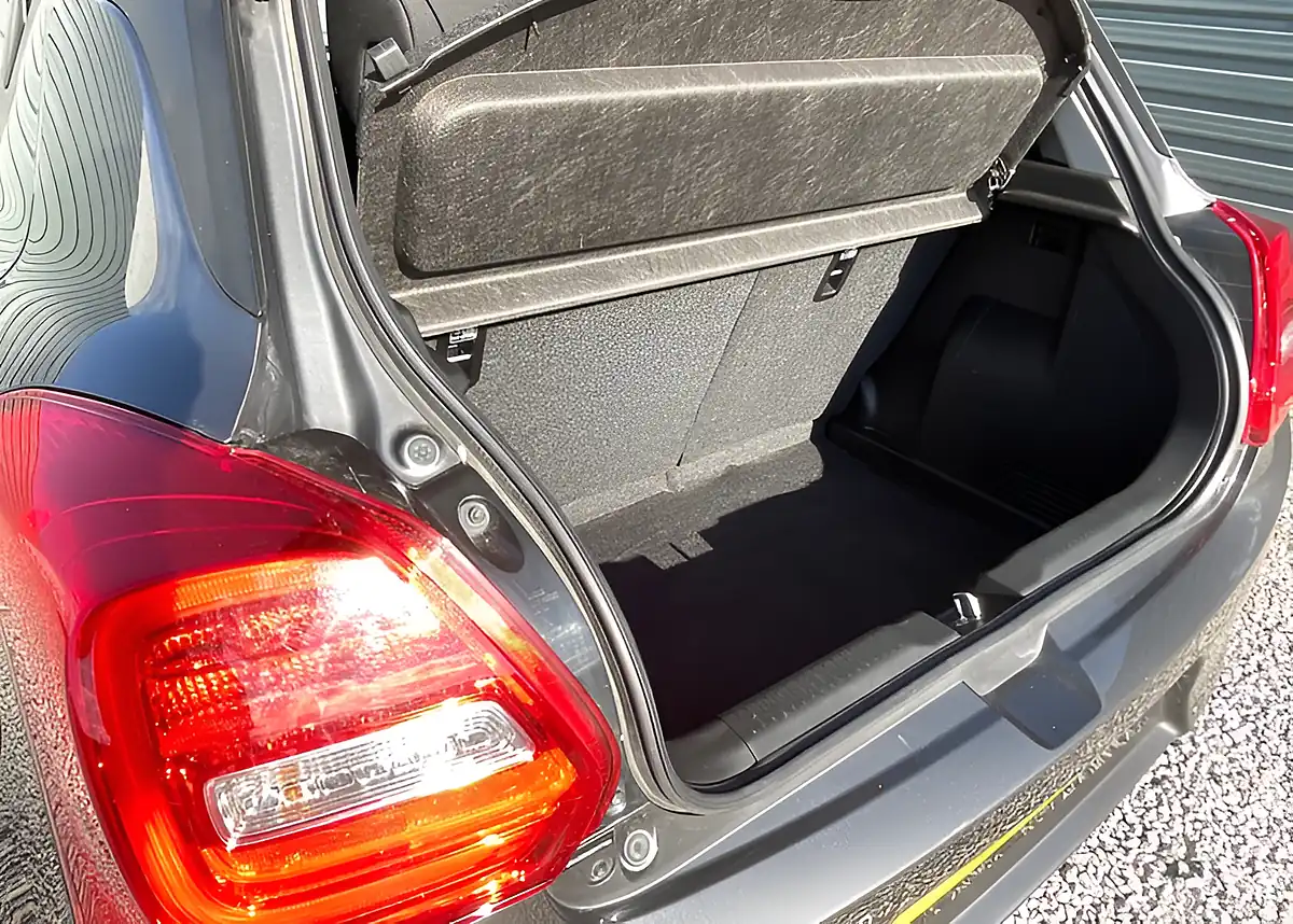 Used 2005 Suzuki Swift Sz-T Grey - Interior and Exterior details 15