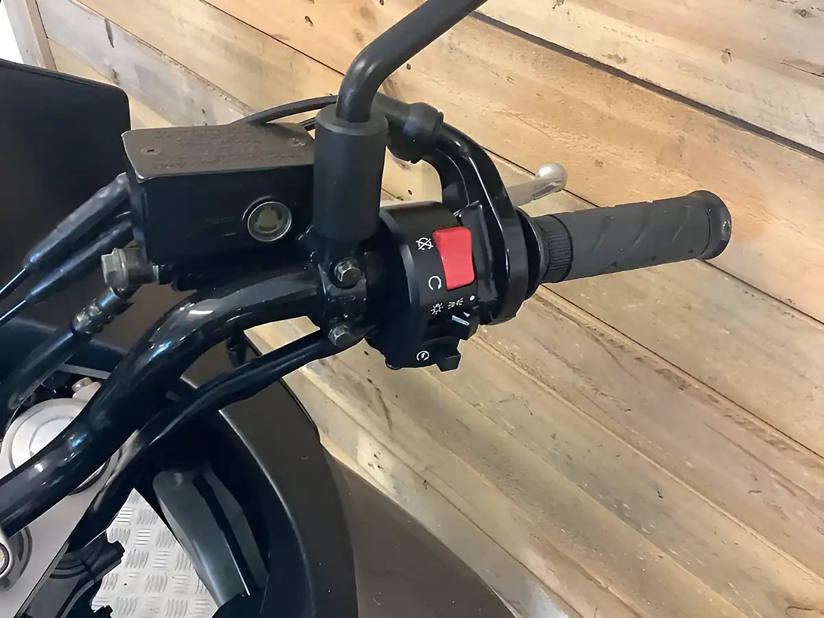 Used 2005 Suzuki V-Strom 1000 Dl - Interior and Exterior details 13