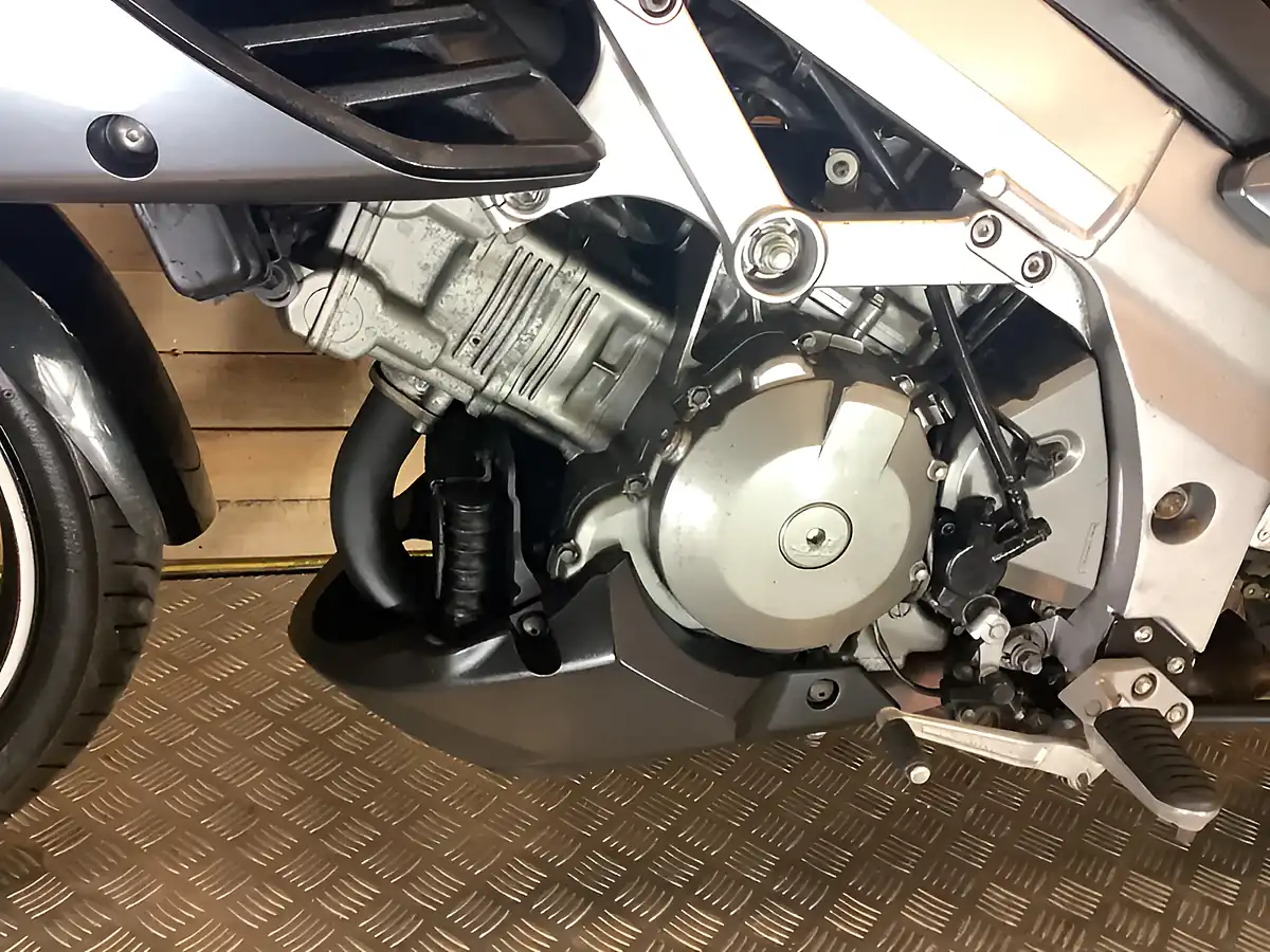 Used 2005 Suzuki V-Strom 1000 Dl - Interior and Exterior details 15