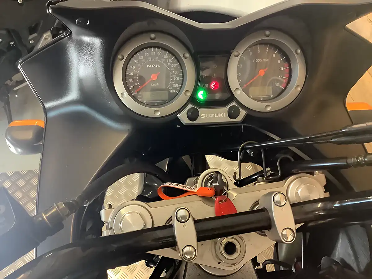 Used 2005 Suzuki V-Strom 1000 Dl - Interior and Exterior details 7