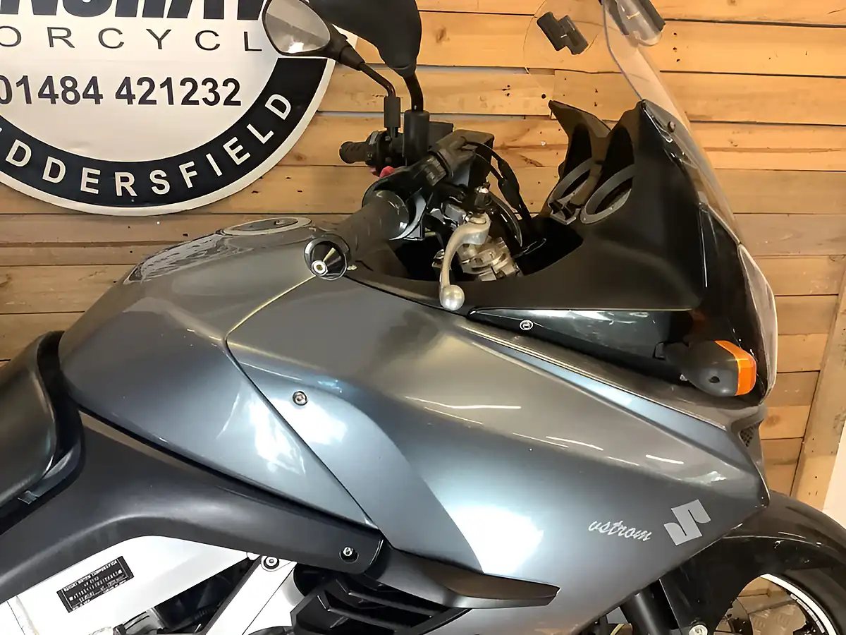 Used 2005 Suzuki V-Strom 1000 Dl - Interior and Exterior details 8