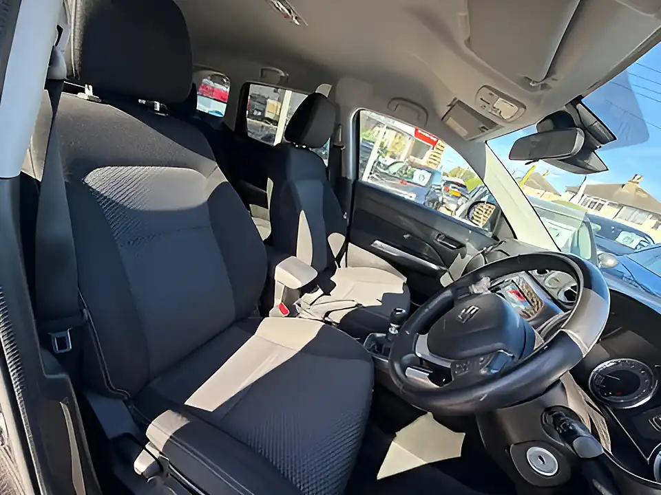 Used 2005 Suzuki Vitara Sz-T Black - Interior and Exterior details 11