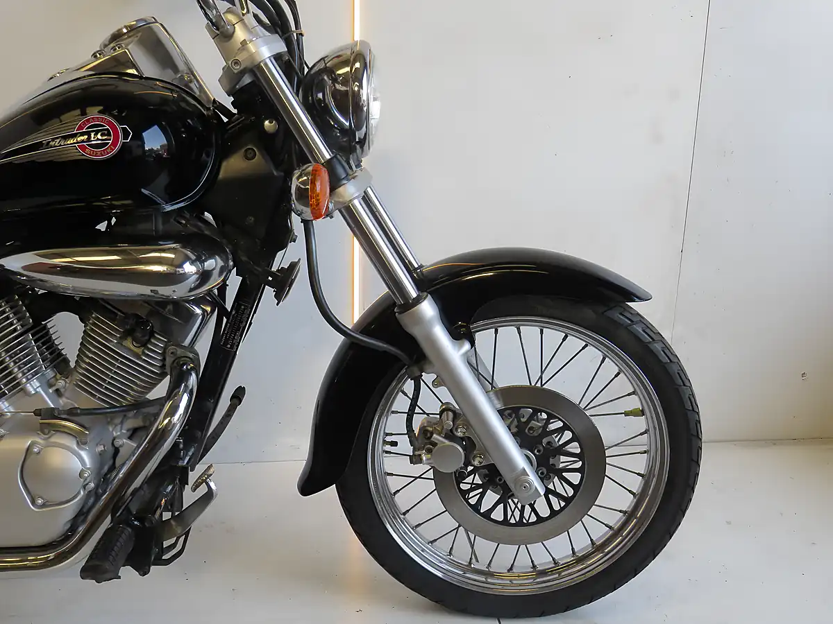 Used 2005 Suzuki VL125 Intruder Black - Interior and Exterior details 11