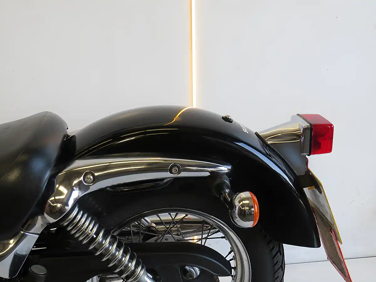 Used 2005 Suzuki VL125 Intruder Black - Interior and Exterior details 17