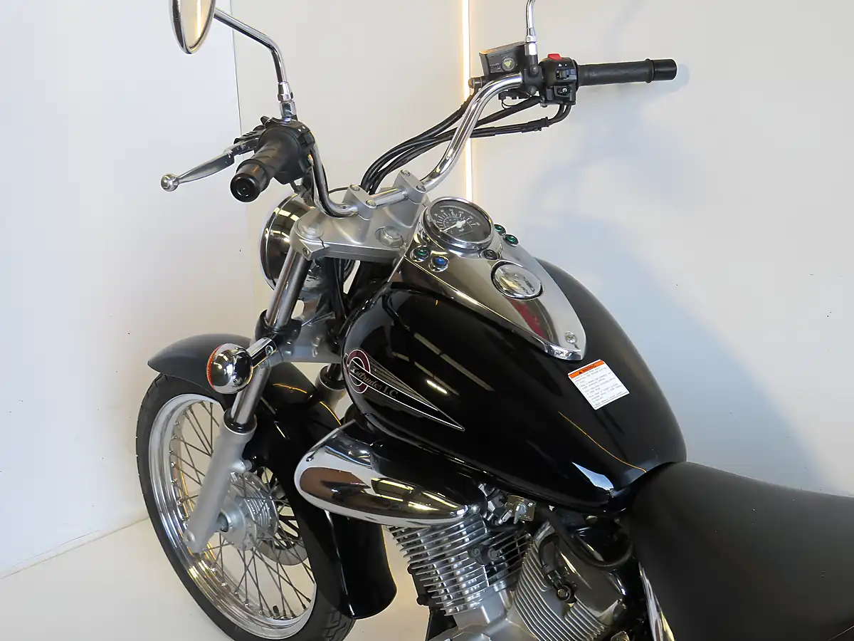 Used 2005 Suzuki VL125 Intruder Black - Interior and Exterior details 19