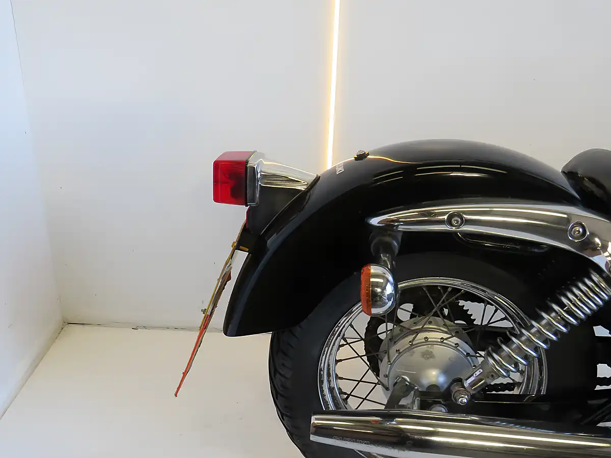 Used 2005 Suzuki VL125 Intruder Black - Interior and Exterior details 3