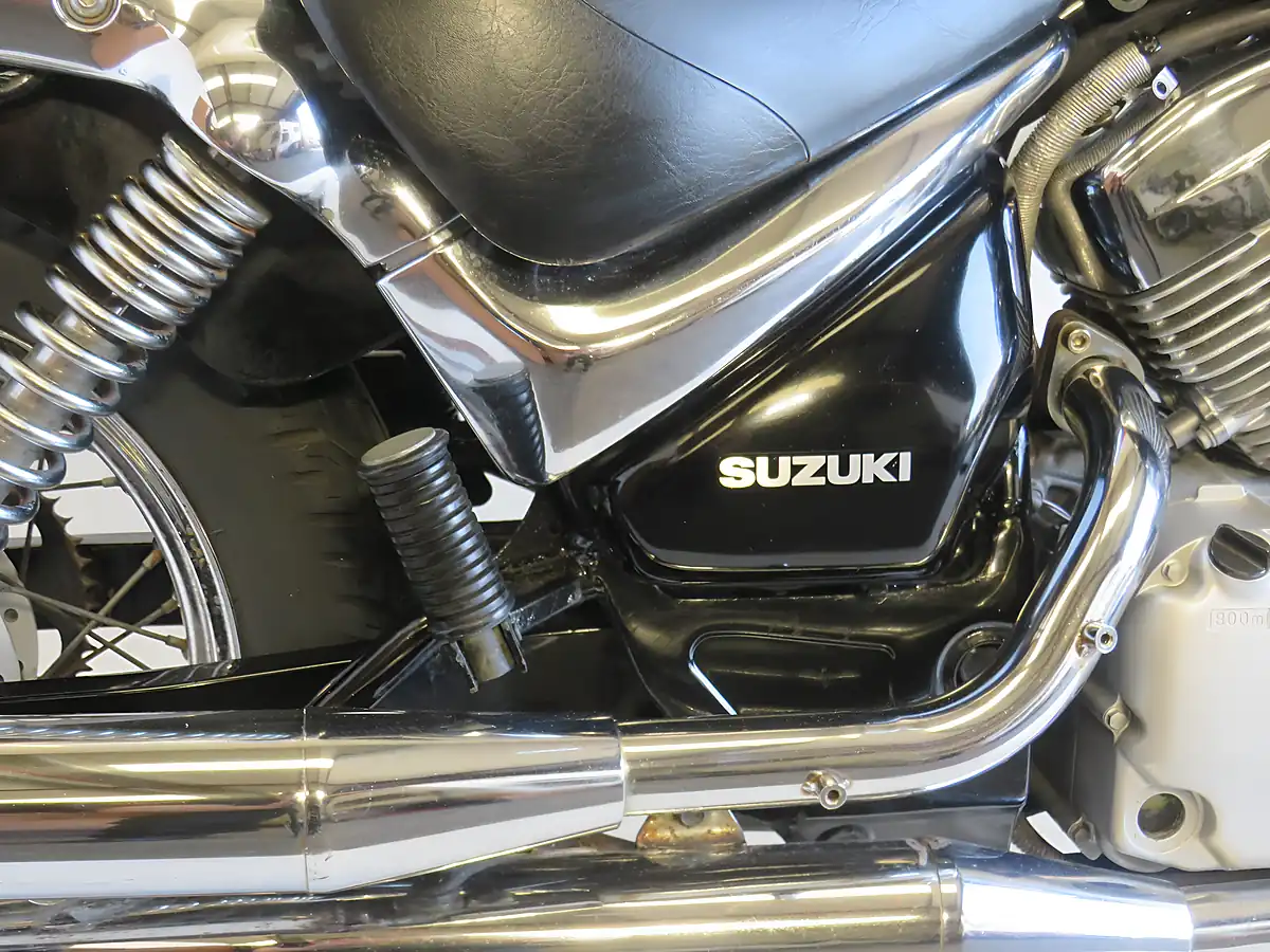 Used 2005 Suzuki VL125 Intruder Black - Interior and Exterior details 9