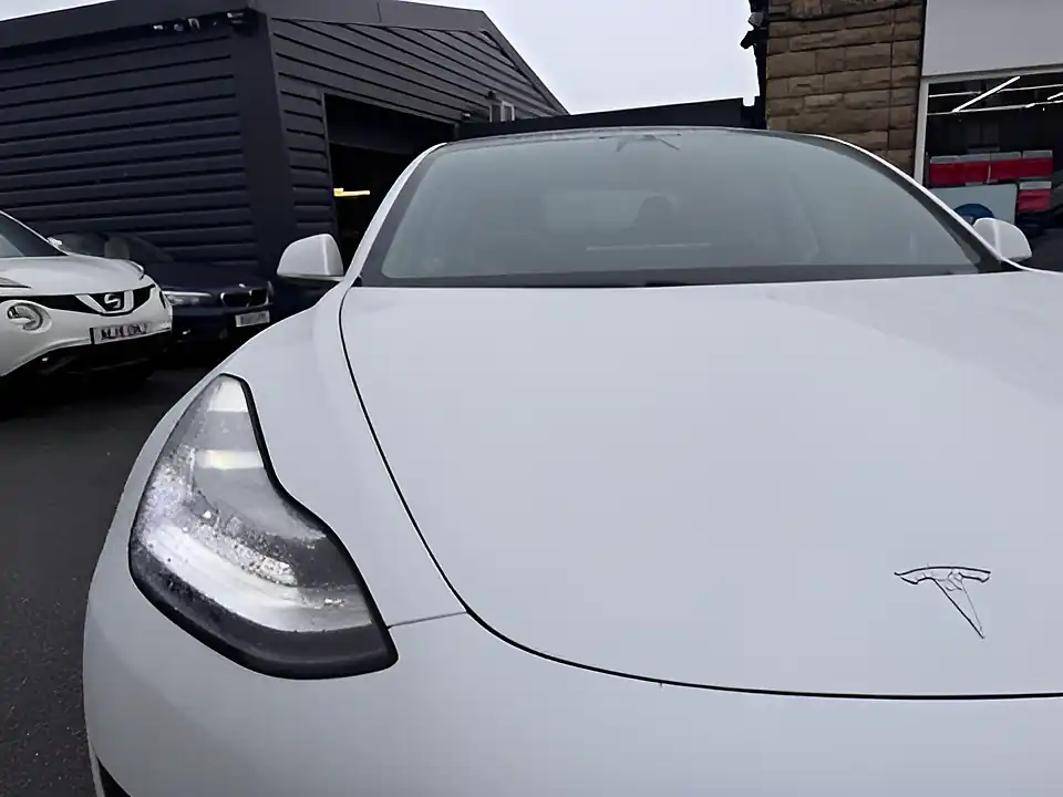 Used 2005 Tesla Model 3 Standard Range Plus White - Interior and Exterior details 5